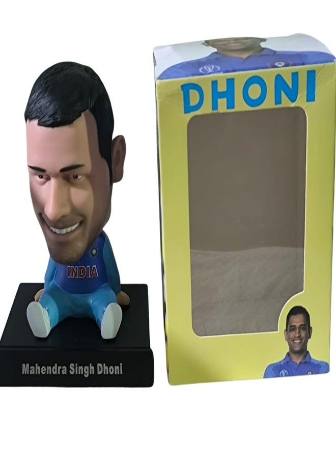 Iconic Keychains سلسلة مفاتيح مميزة، مجسم رأس هزاز للاعب الكريكيت الهندي إم إس دوني، تذكارات رياضية قابلة للجمع، قميص أزرق مع حامل عرض - Image 1